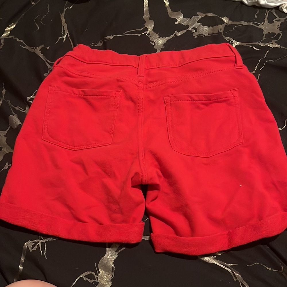 Red shorts - Picture 2 of 2